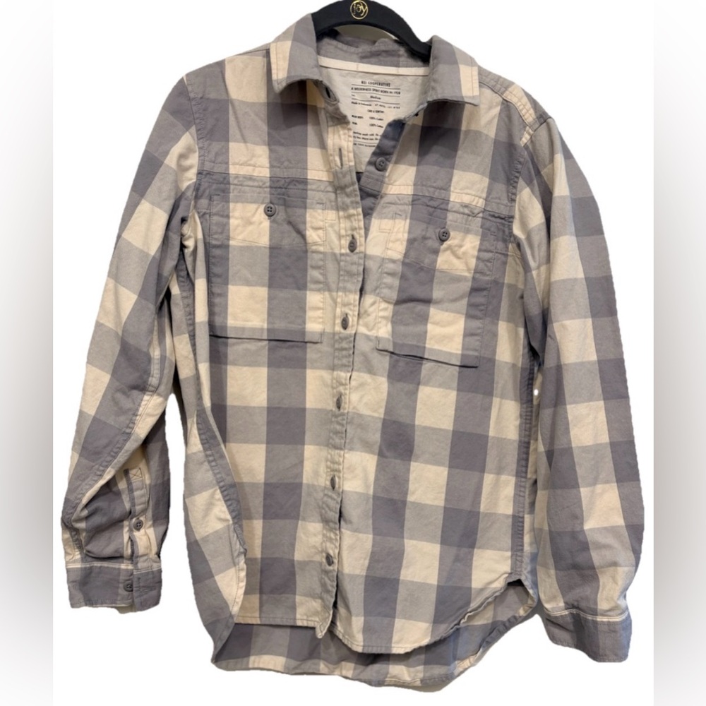 REI Gray and Cream Plaid Button Up Shirt Long Sleeve Hiking Fall Size Medium